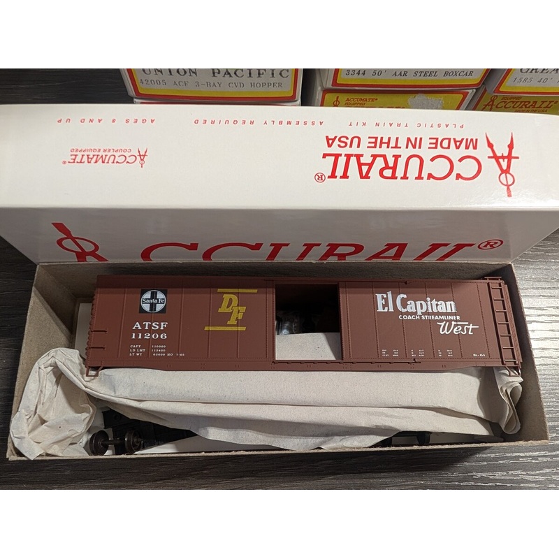Accurail 3344 HO Santa Fe 50′ AAR Steel Boxcar #11206 Kit