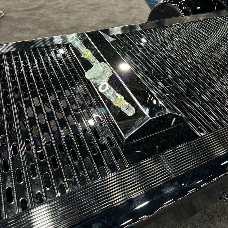 Iowa Customs Mini On-Top Airline Box Section – Smooth Aluminum (Choose Hook Ups and Box Design)