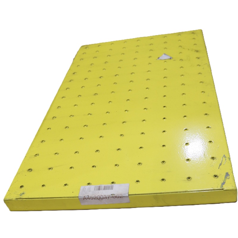 AUTOCAR – A4520037-002 – DECK_TANK STEP_30IN YELLOW